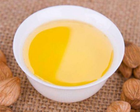 杏仁油柠檬汁自制面膜